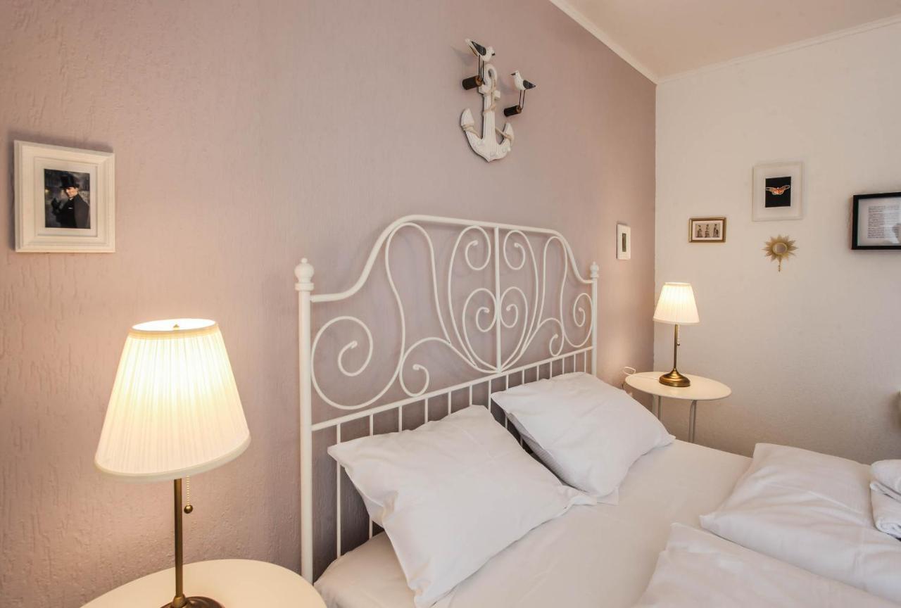 Sherlock'S Holidays Boutique Rooms Portorož Exterior foto