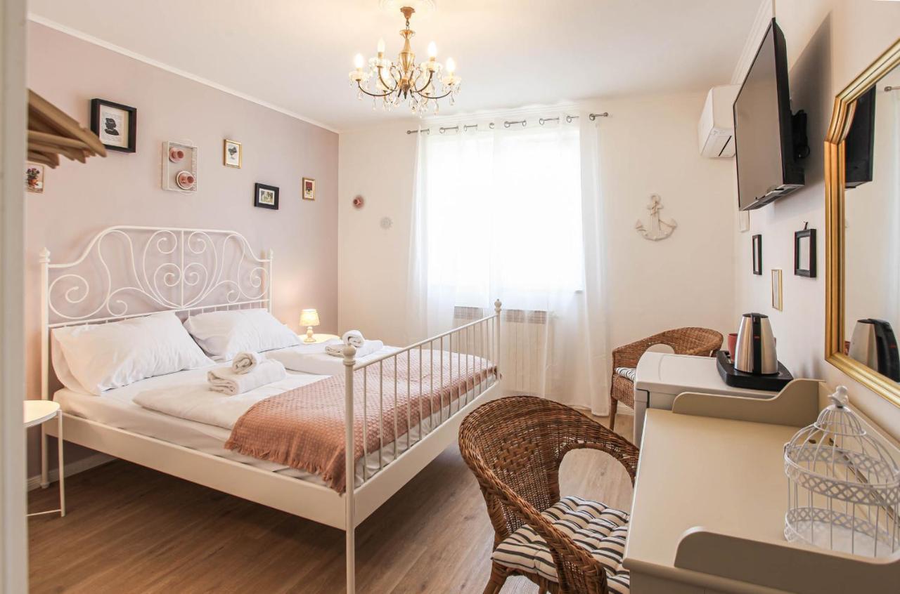 Sherlock'S Holidays Boutique Rooms Portorož Exterior foto